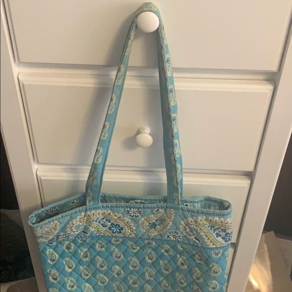 Vera Bradley tote in Great Condition - Picture 2 of 4
